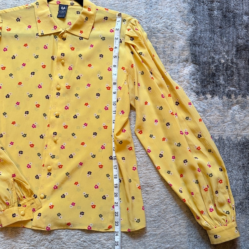 Yellow Floral Button-Down Puff Sleeve Blouse - Picture 4 of 4